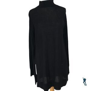 Darkly shear sweater. Mock neck.🚨🚨 STYLIST RECOMENDATION🚨🚨